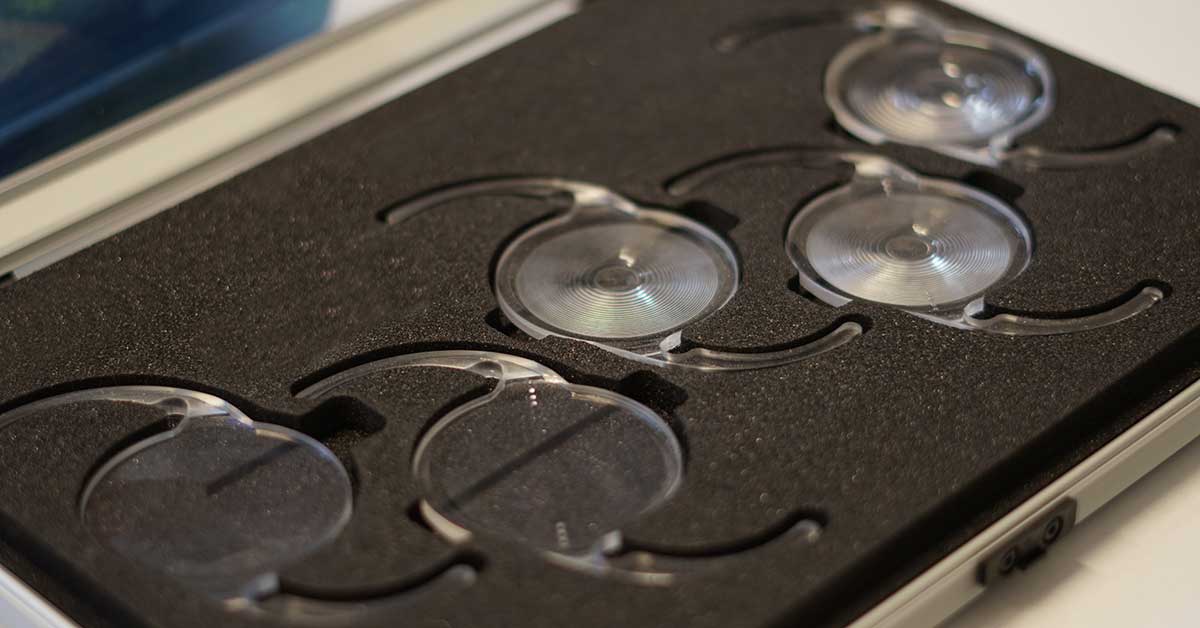 Kalıcı Lens Ameliyatı Nedir? (Akıllı Lens, Fakik IOL ve Şeffaf Lens Değişimi)